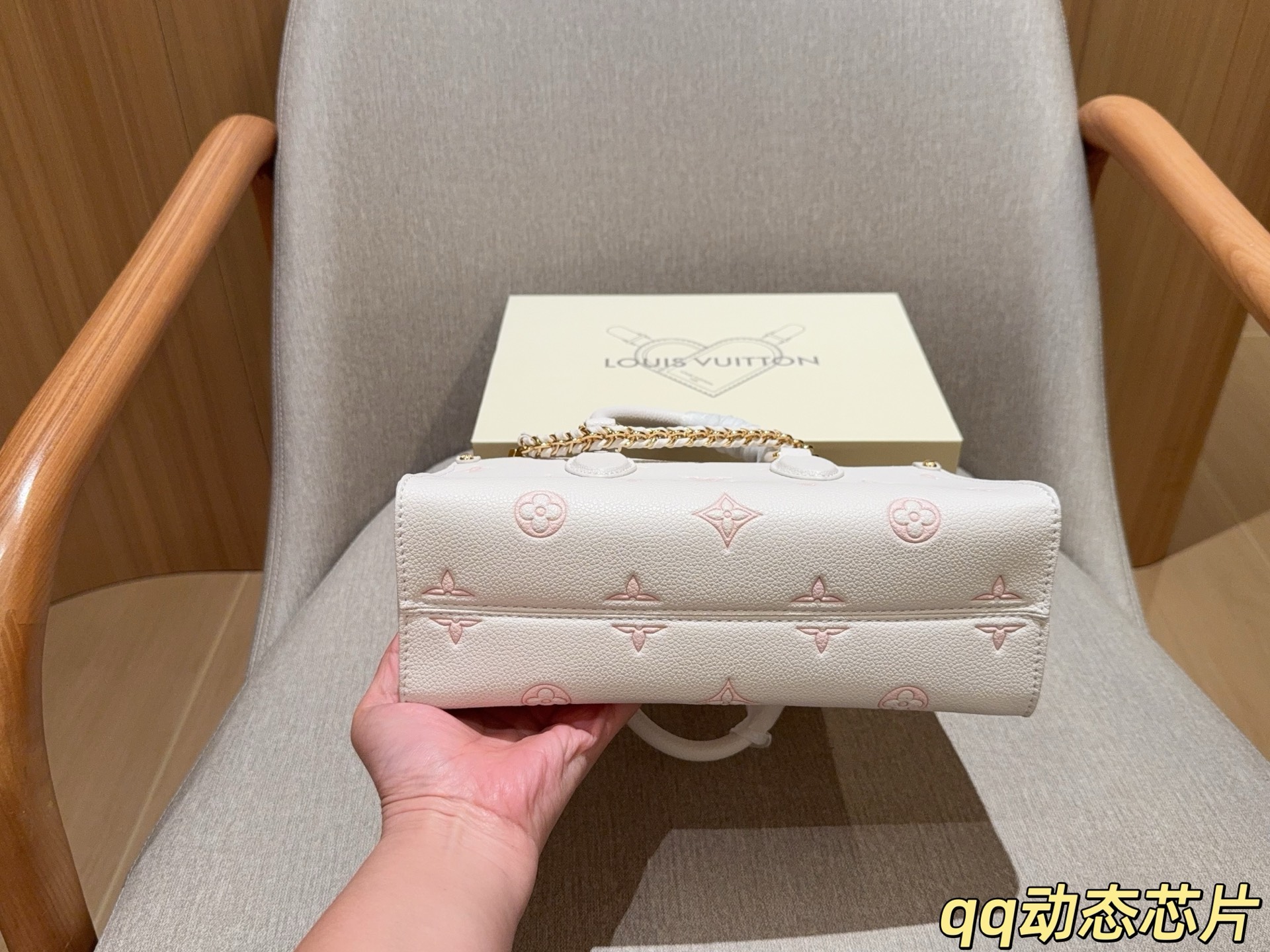 LV OnTheGo East West Monogram Empreinte Bag - Image 7