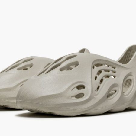 Yeezys Foam Runner “ Sand" - Image 2