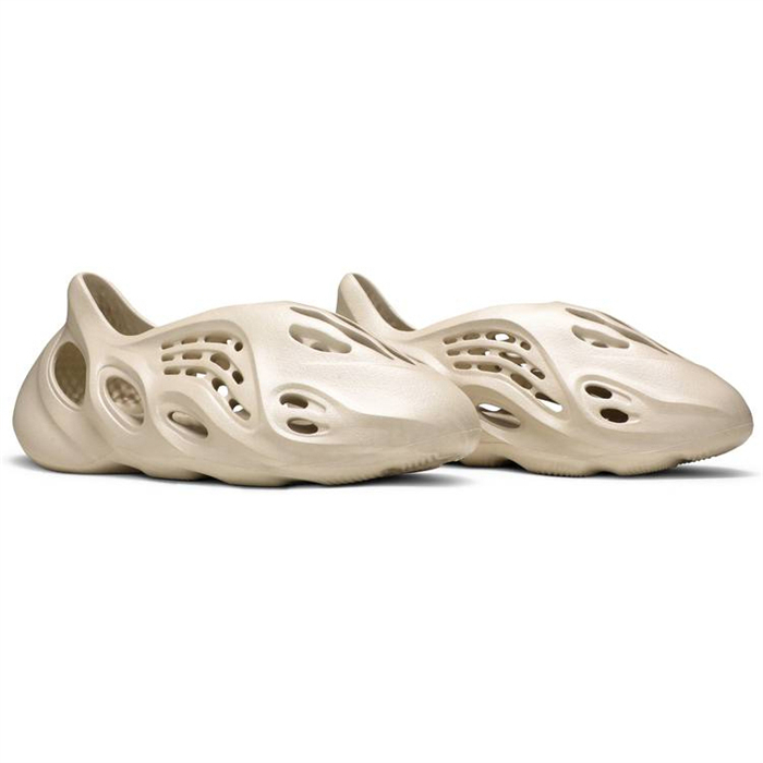 Yeezy Foam Runner Sand FY4567 - Image 4