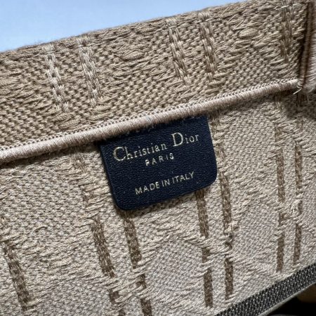 Dior Book Tote Large Natural Cannage Raffia - Image 2