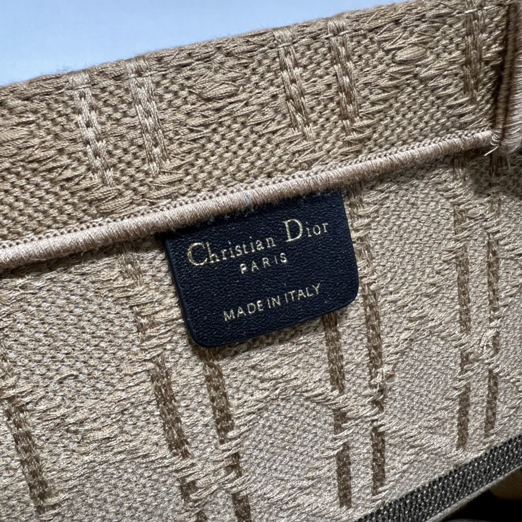 Dior Book Tote Large Natural Cannage Raffia - Image 2