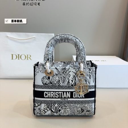 Dior Lady Dior Bag - Image 4