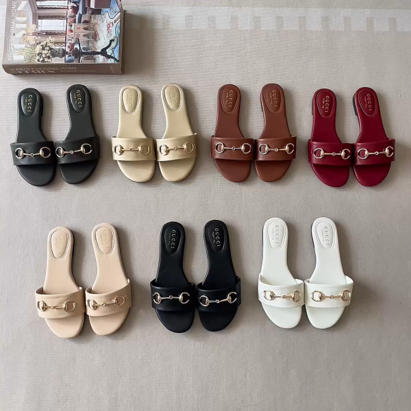 Gucci 26P Horsebit Flat Sandals