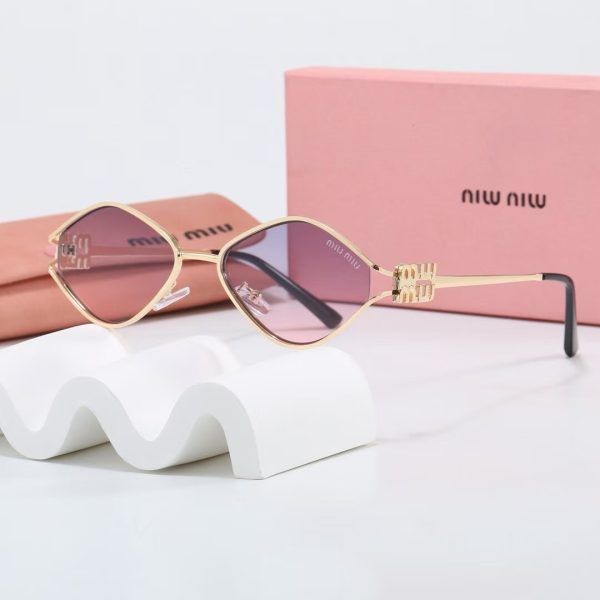 Miu Miu Fashionable Sunglasses