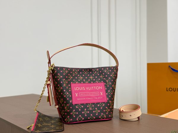LV 25 Allinbb Bucket Bag