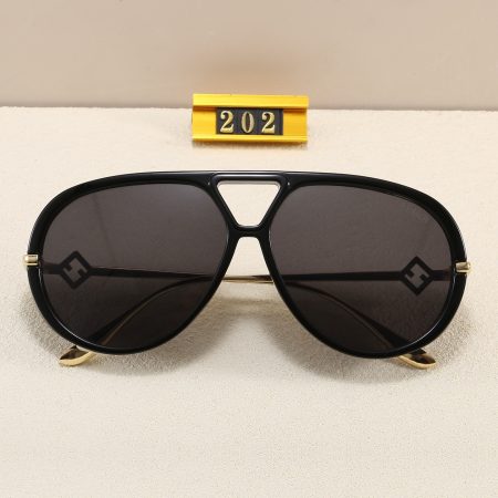 Fendi Fashionable Sunglasses - Image 9