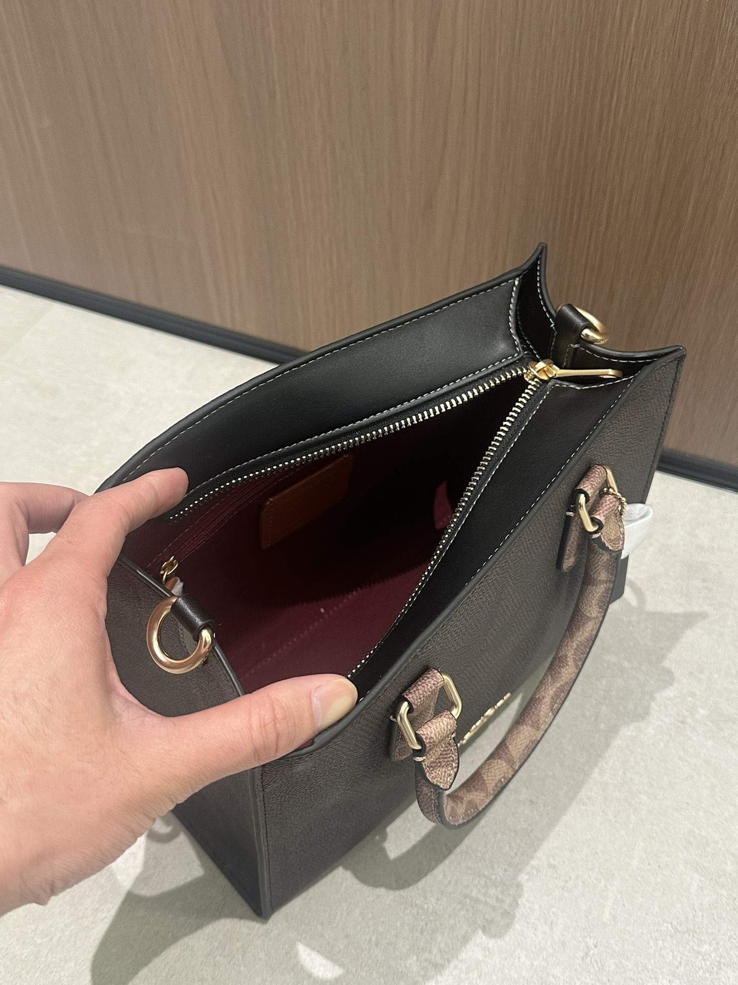 Coach Maggie Tote Bag - Image 4