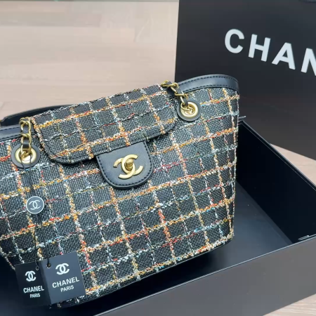 CHANEL Classic Flap Bag