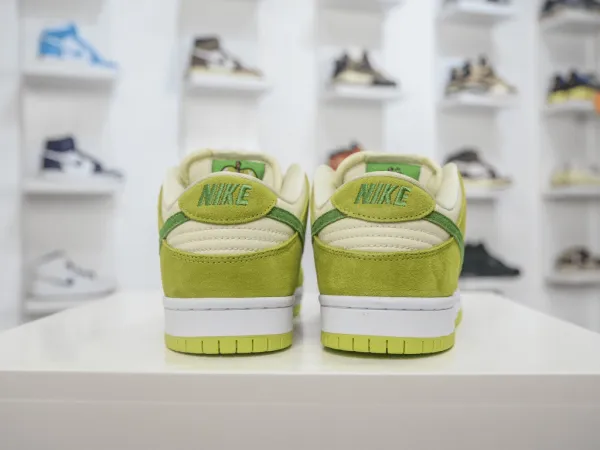 Dunk Low Pro “ Sour Apple"