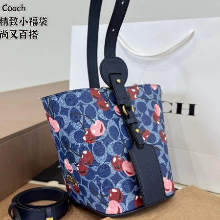 Coach Mini Lucky Bag - Image 6