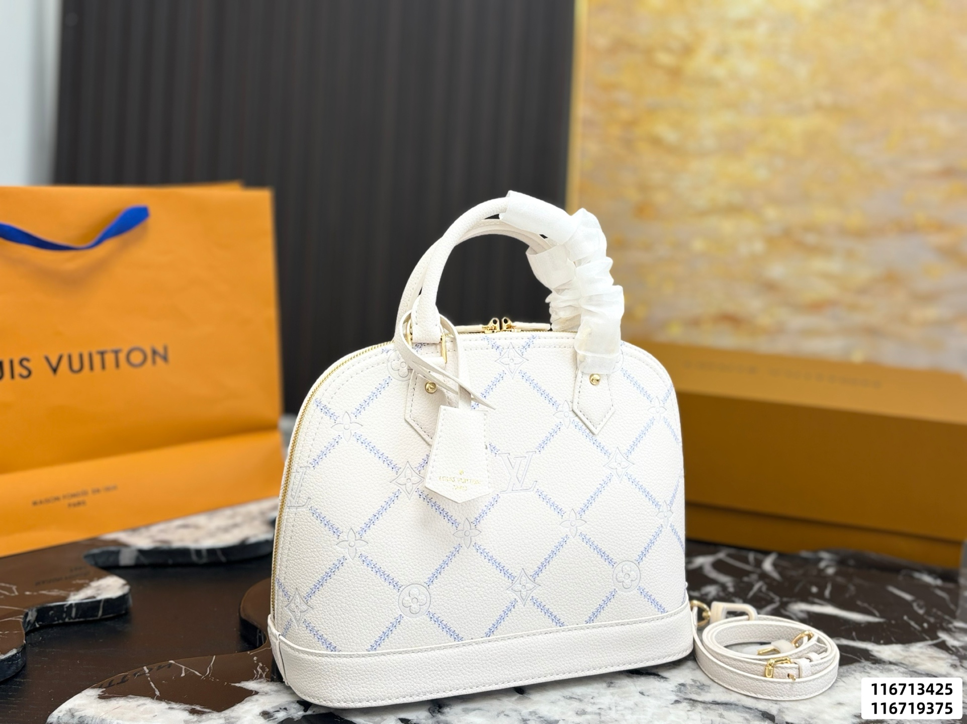 LV's New Shell Bag - Image 4