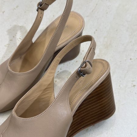 Maison Margiela's New Wedge Heels for Women - Image 11