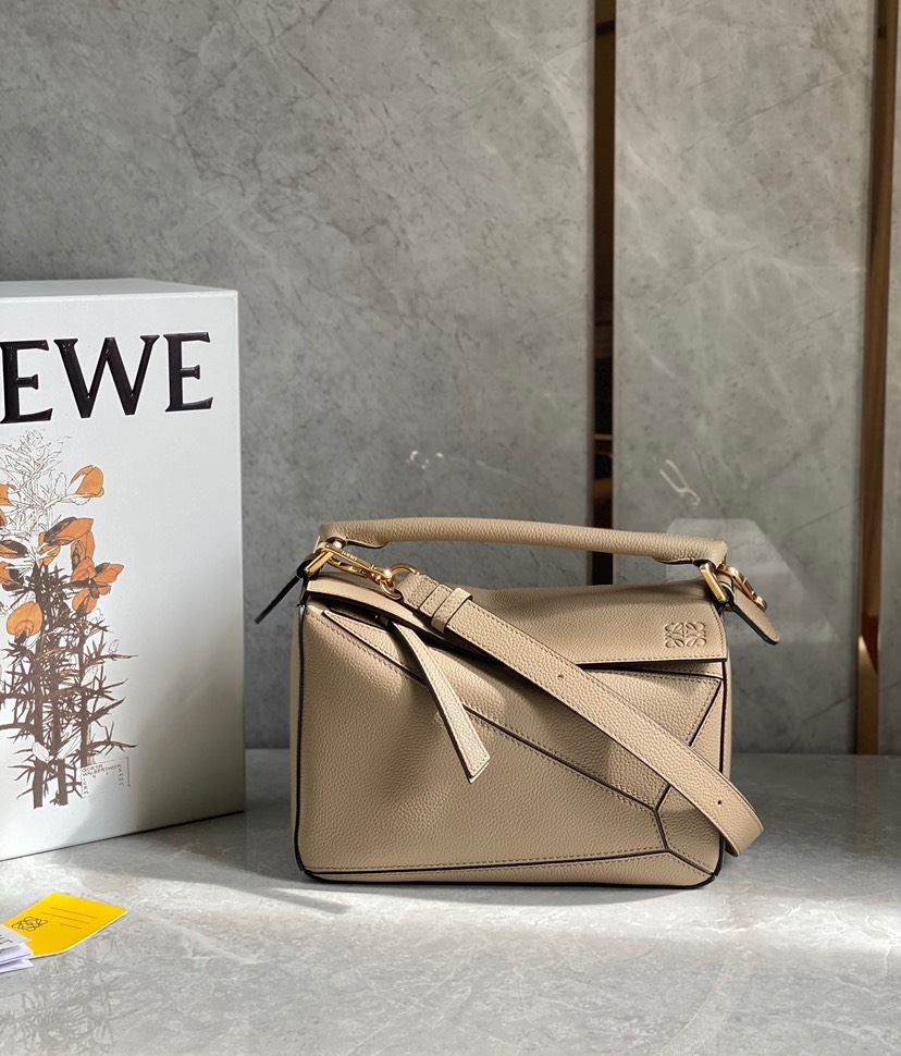 Loewe Small Puzzle Biege - Image 2