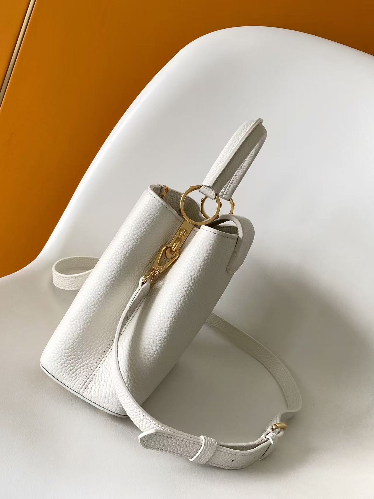LV Borsa Capucines BB Top Quality - Image 2