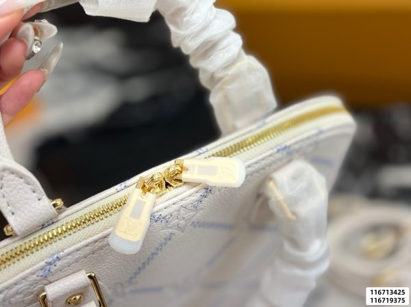 LV's New Shell Bag