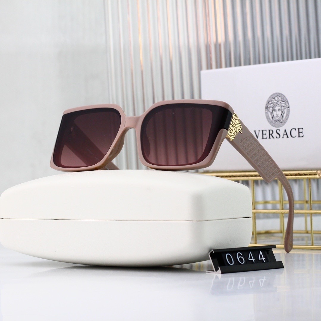 Versace Fashionable Sunglasses - Image 6