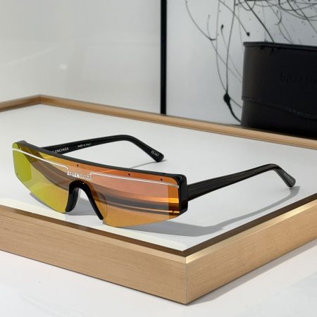 Balenciaga Mirror Logo  sunglasses Top quality - Image 2