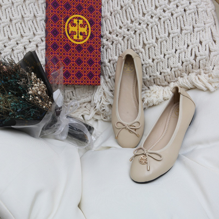 Tory Burch Leather Round Bow  Sandals Slide - Image 9