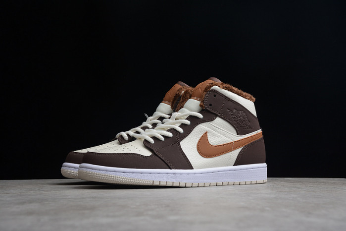 Air Jordan 1 Mid DO6699-200 - Image 14
