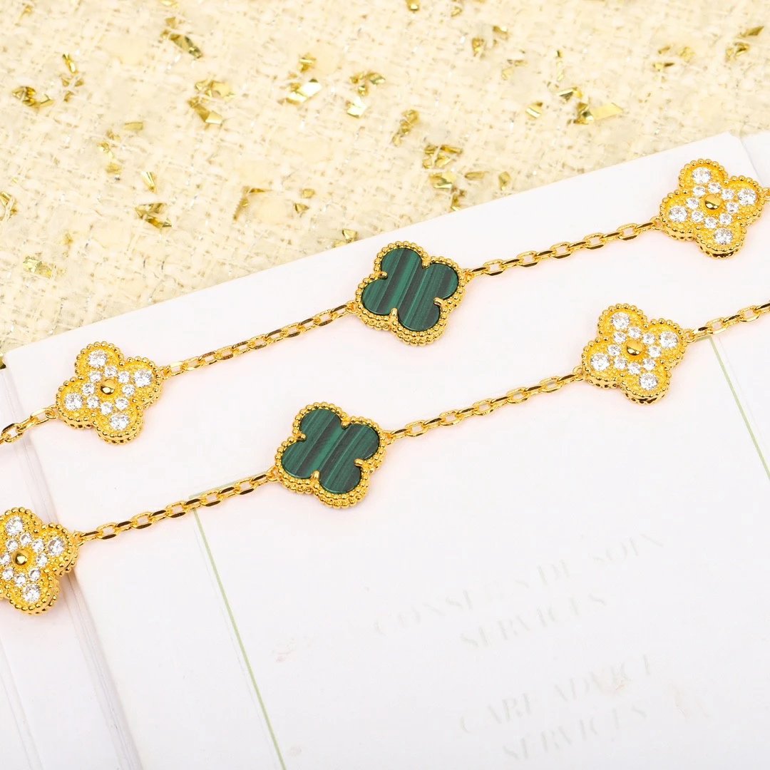 Van Cleef & Arpels VCA alhambra 20 malachite Diamond Necklace - Image 2