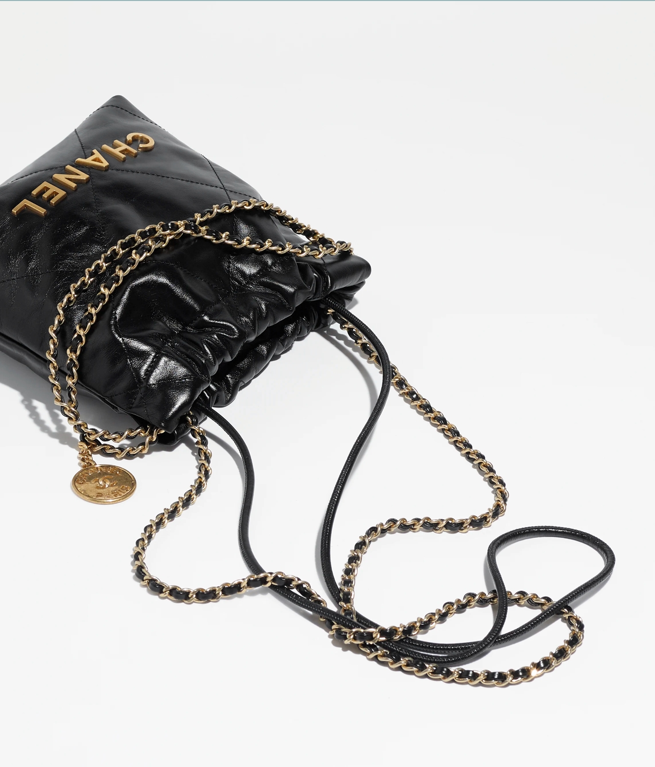 CHANEL 22 MINI HANDBAG Shiny Calfskin & Gold-Tone Metal Black - Image 2