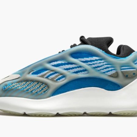 Yeezys 700 V3 “ Arzareth"