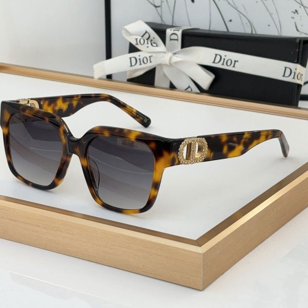Dior Mirror Leg Hollow CD Logo sunglasses  Top quality