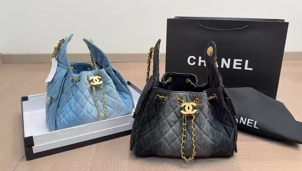 Chanel Hippie Underarm Tote Bag - Image 3