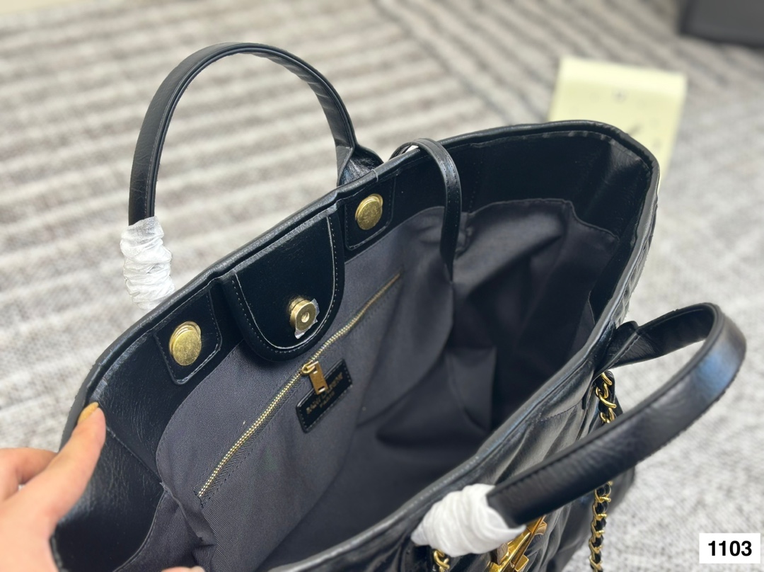 YSL Beach Bag - Image 9