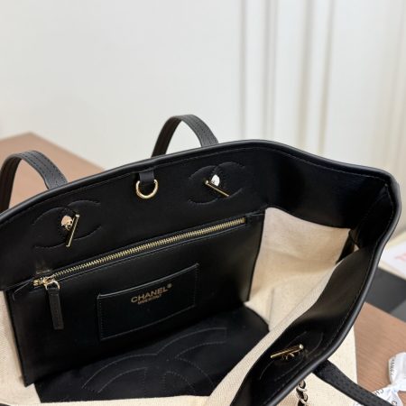 Chanel Underarm Bag with Handle - Image 4