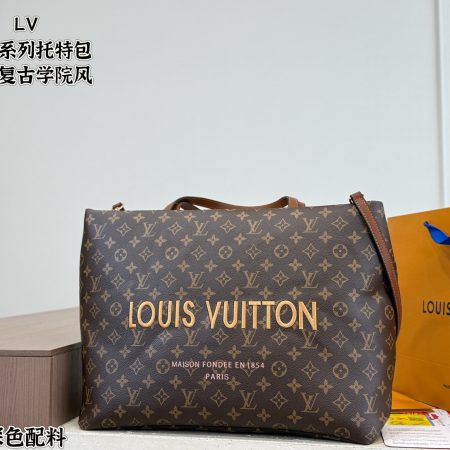 LV's New Tote Bag - Image 3