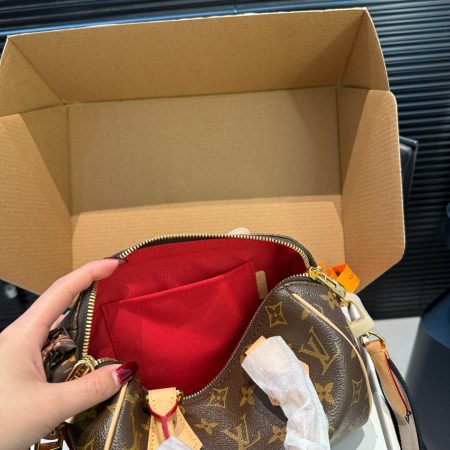 LV Speedy Bandoulière 20 Monogram Bag - Image 9