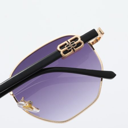 Balenciaga Fashionable Sunglasses - Image 9