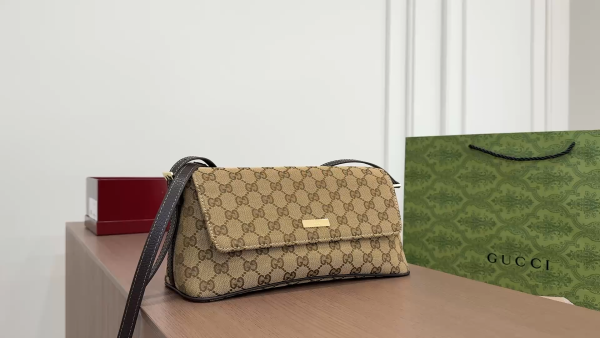Gucci Underarm Bag