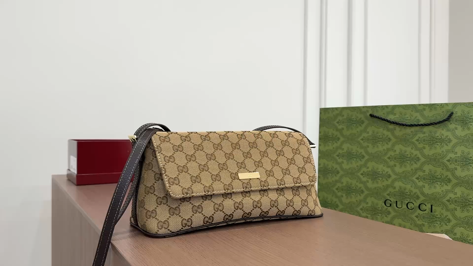 Gucci Underarm Bag - Image 2
