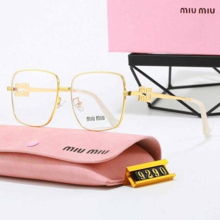 Miu Miu Fashionable Sunglasses - Image 4