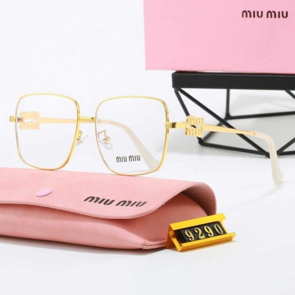 Miu Miu Fashionable Sunglasses