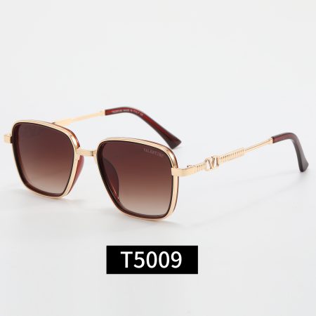 Prada Fashionable Sunglasses - Image 2
