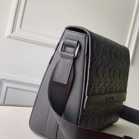 LV Sprinter Mens Shoulder Bag - Image 3