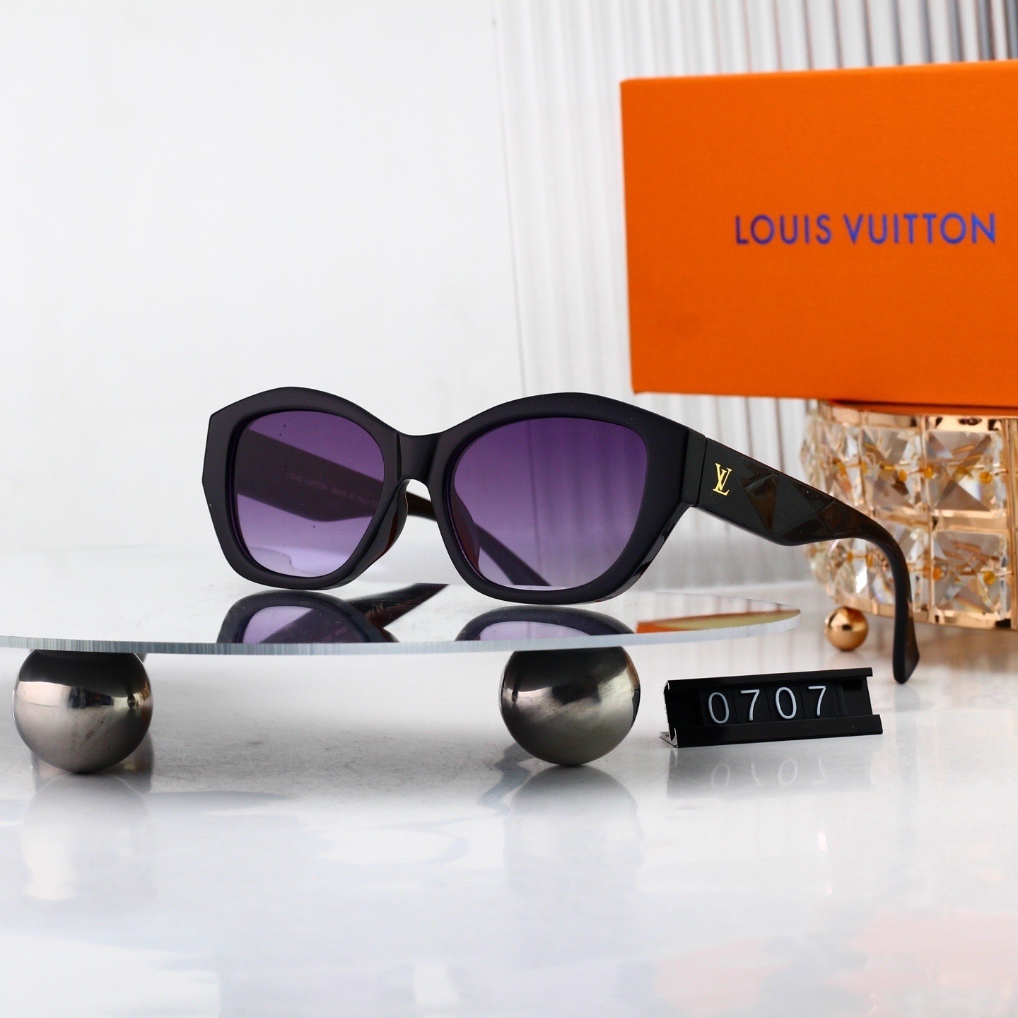 LV Fashionable Sunglasses - Image 7