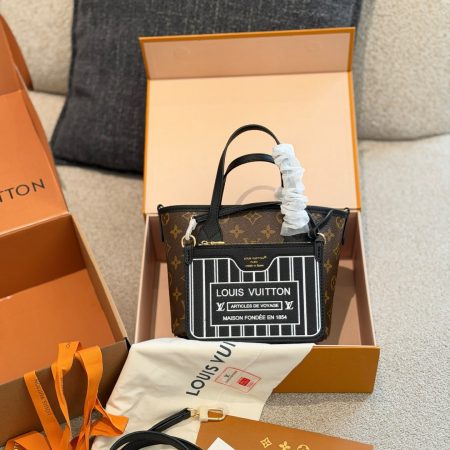 LV Neverfull Bandouliere Inside Out Bag - Image 7