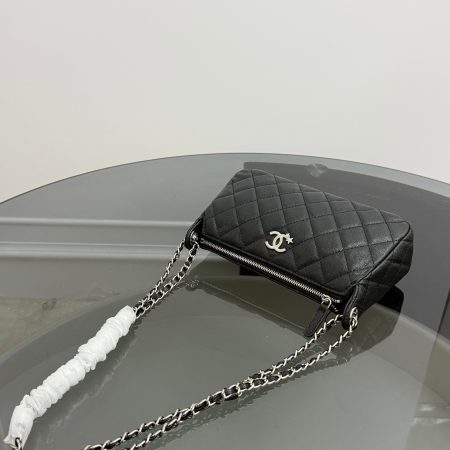 Chanel Caviar Qulited Purse with Chain - Image 4