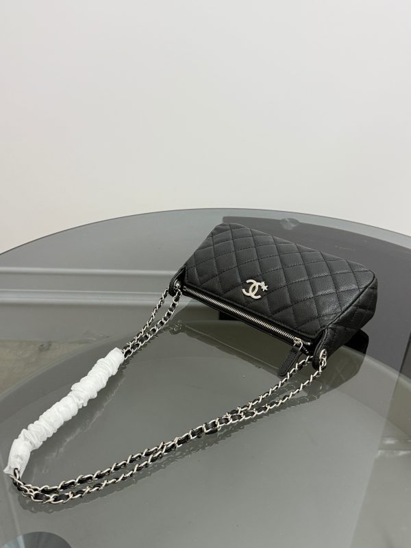 Chanel Caviar Qulited Purse with Chain