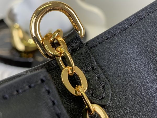 LV Wallet On Chain Bloom Bag - 10A mirror version