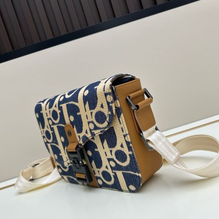 Dior Saddle Messenger Bag - Image 3