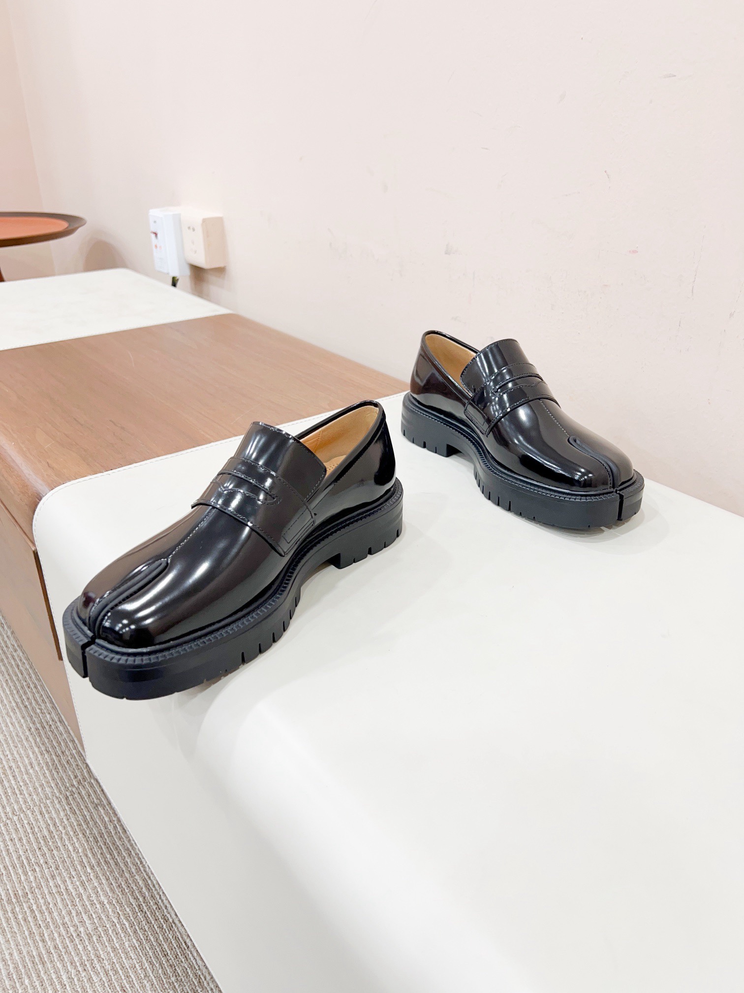 Maison Margiel Men / Women Tabi Loafers - Image 5