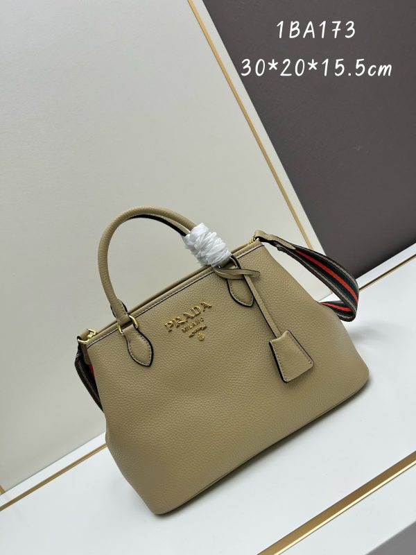 Prada Sacca 2 Manici Convertible Daino Tote |