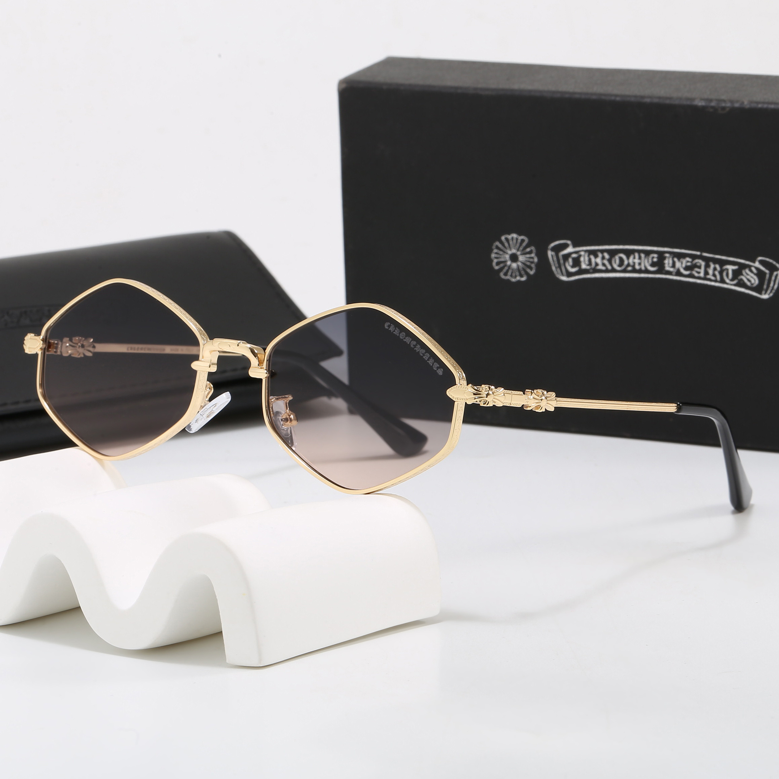 Chrome Hearts Fashionable Sunglasses - Image 9