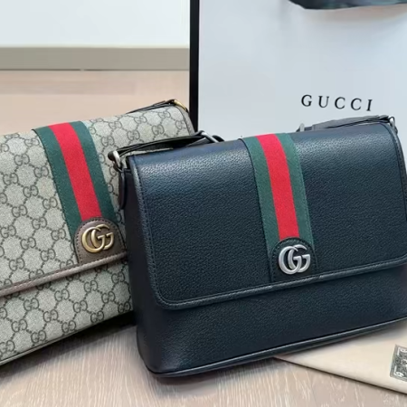 Gucci Crossbody Bag - Image 2