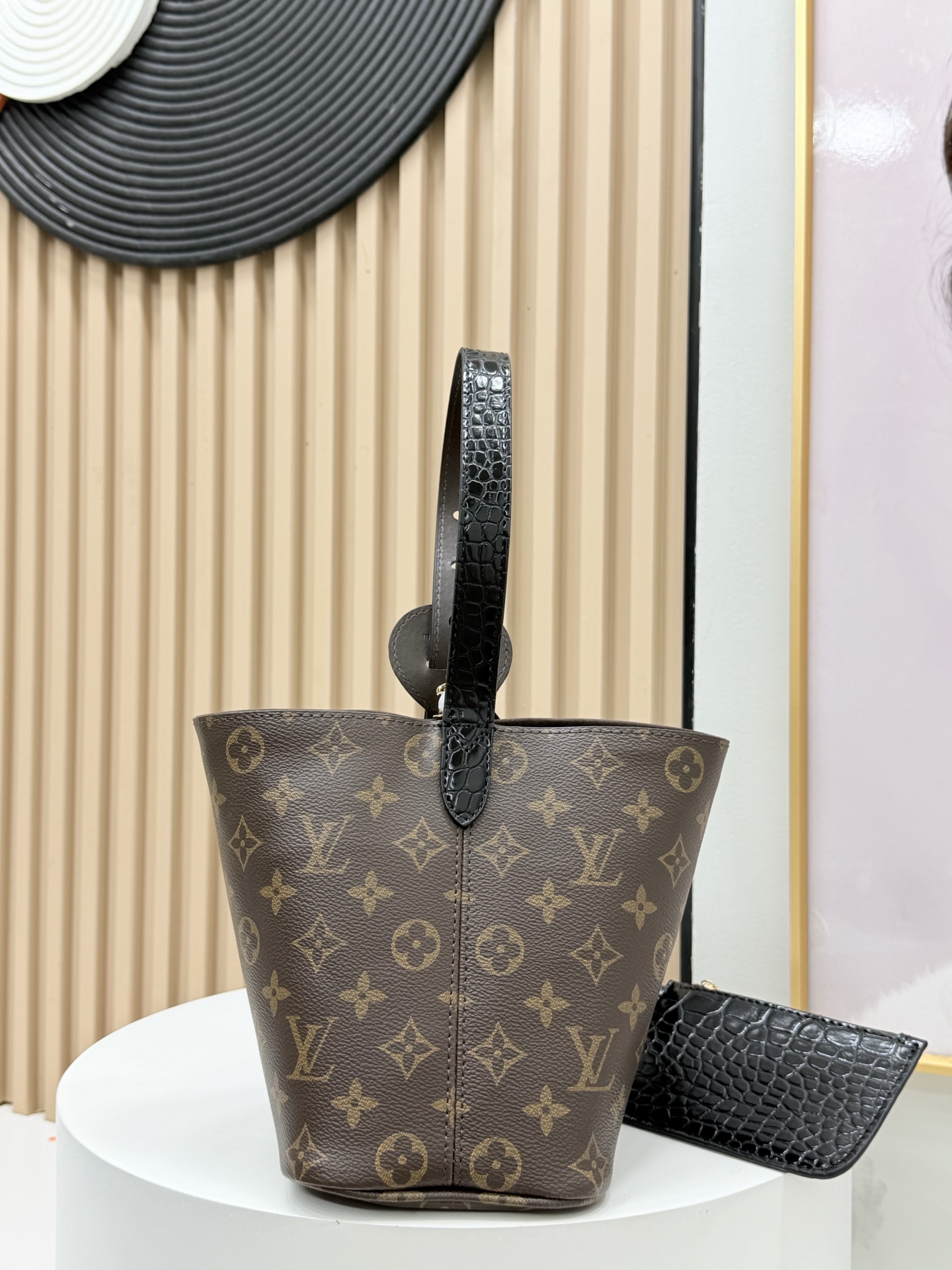 LV Allin BB Bag - Image 7